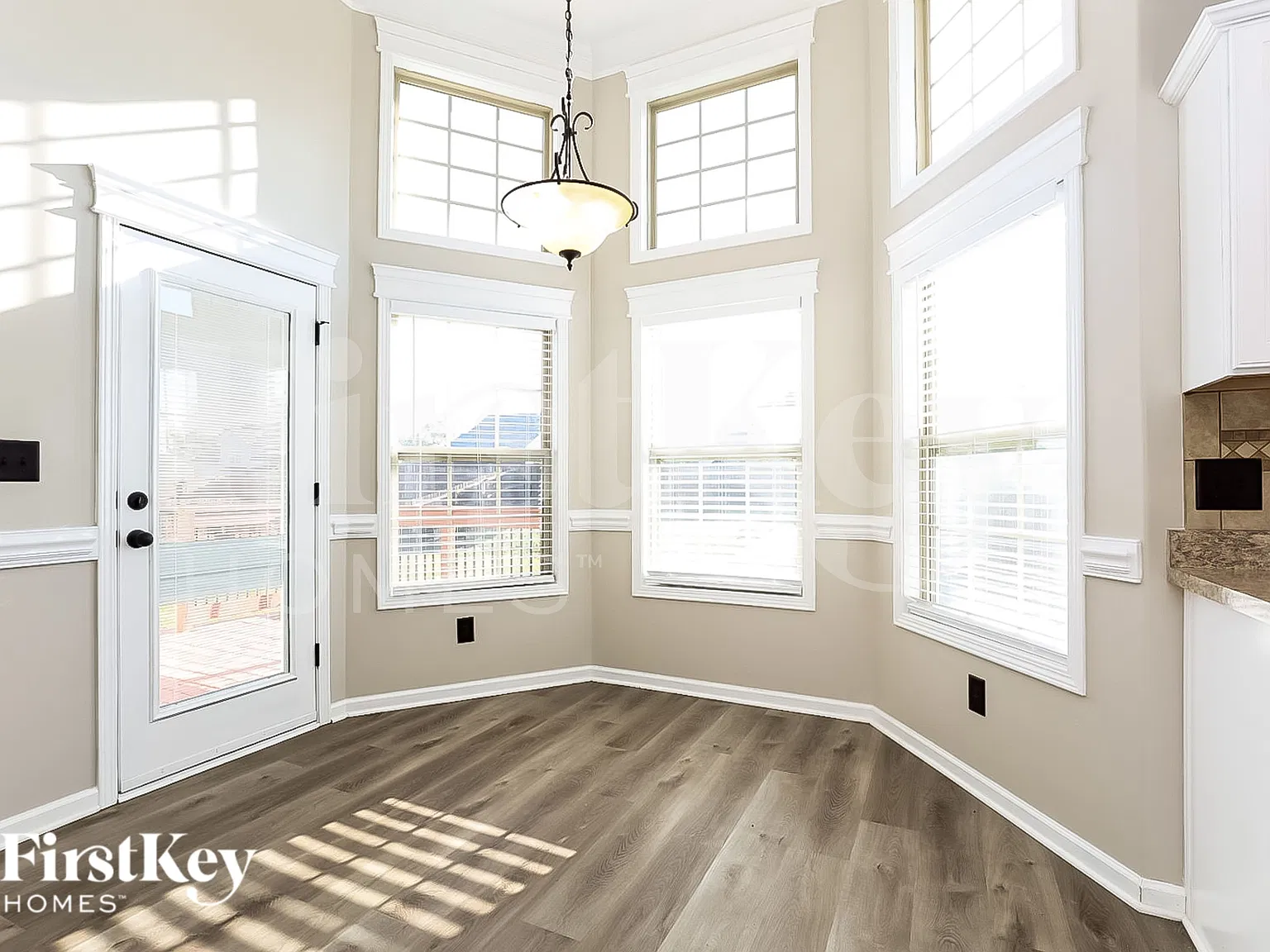 3 bed, 2.5 bath, 1970 sqft, $1,825 — Photo 4