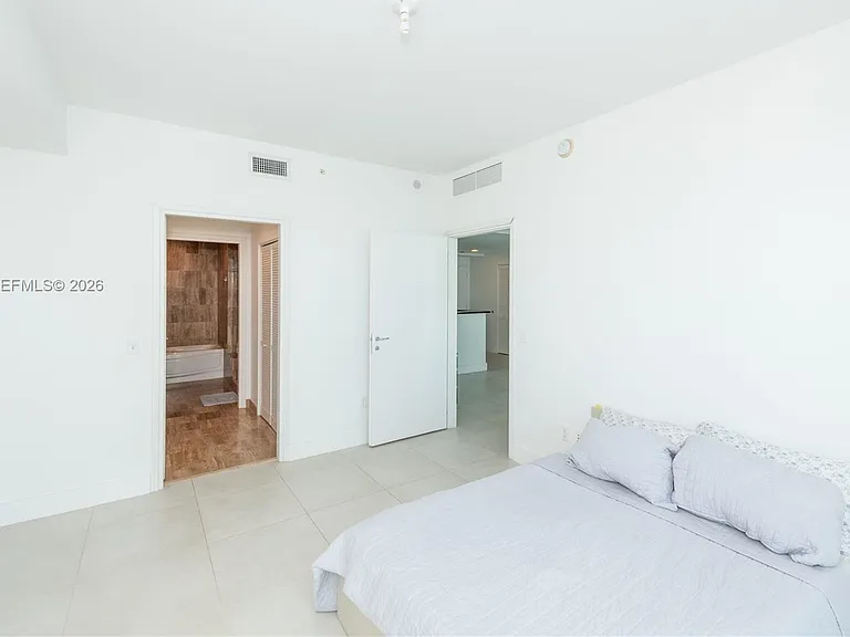 300 S Biscayne Blvd #T-2814 — Photo 12