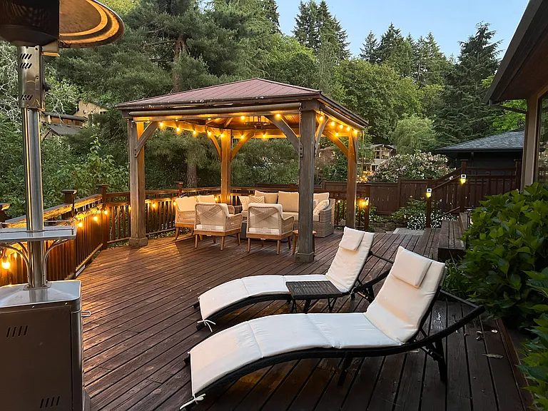 Plenty of seating and relaxing opportunities.
