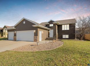 708 N Quartz Ave, Brandon, SD 57005