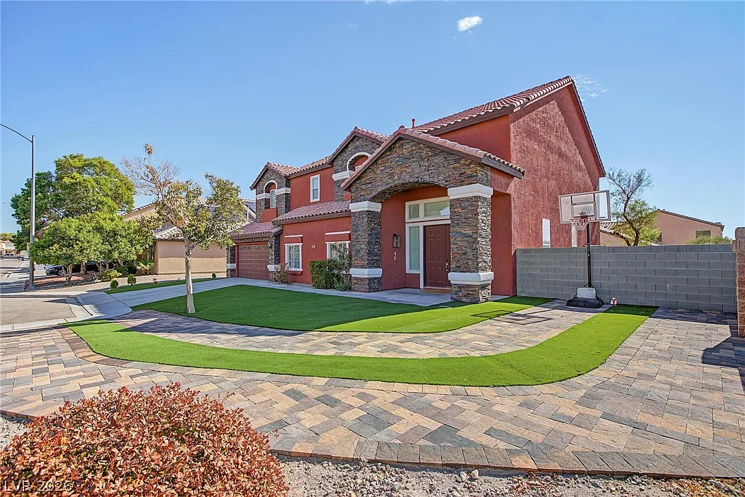 5 bed, 4.5 bath, 4258 sqft, $4,000 — Photo 4