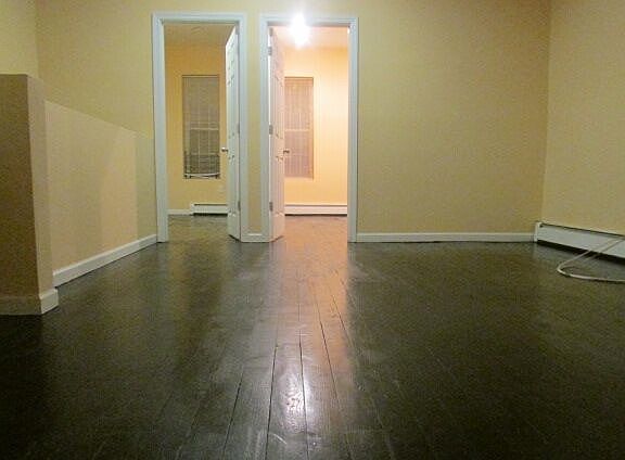 4th image of 256 Saratoga Ave