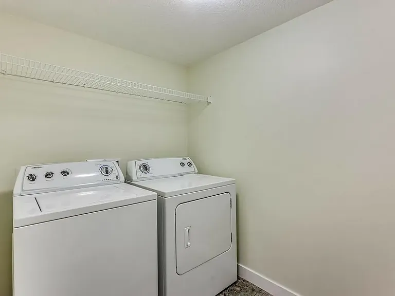 20 Kingsland Close SE #1407 — Photo 18