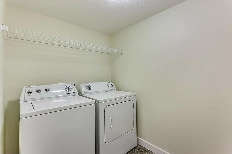 Airdrie Apartment for rent - 2 Bedrooms — photo 18