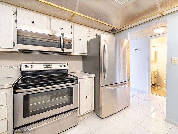 3rd image of 3800 S Ocean Dr APT 1522