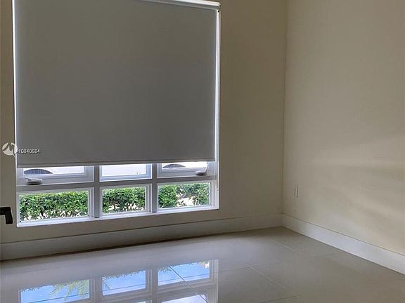 5th image of 10502 NW 66th St #0