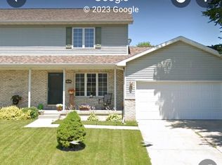 118 E Freidel Dr, Marshall, WI 53559