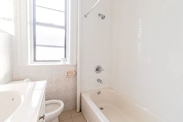 Rented by Sorensens Parkview Terrace Real Estate Inc | media 28