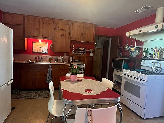 3rd image of 5015 Avenue G