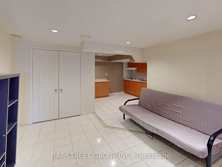 36 Grandview Ave #BASEMENT — Photo 13