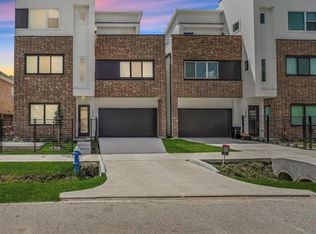 5823 Dolores St, Houston, TX 77057