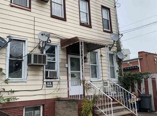 810 10th St, Union City, NJ 07087