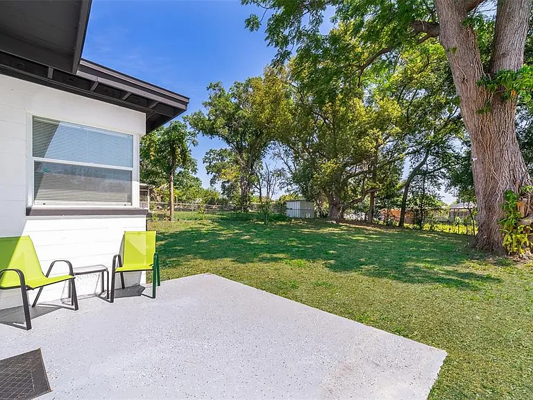 5815 Wolf Rd — Photo 22