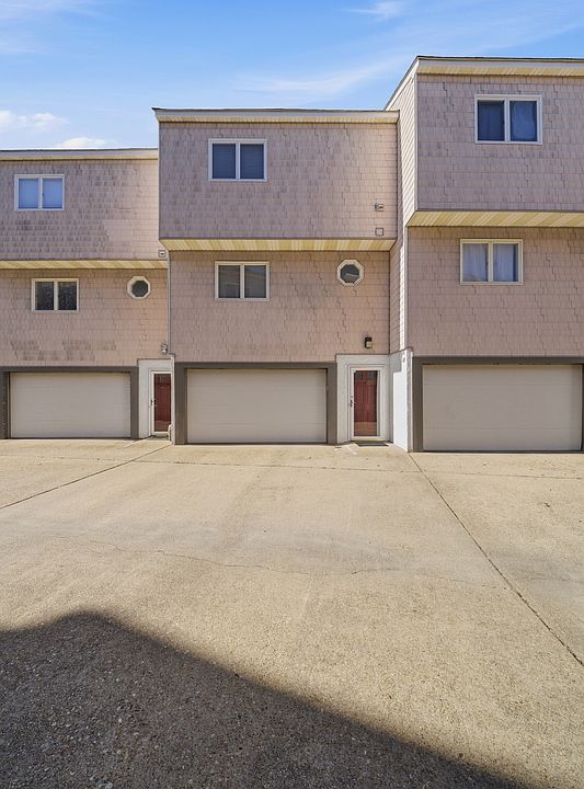 1st image of 824 W Ocean View Ave APT C