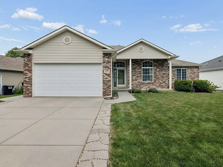 158 W Lombard Dr — Photo 1