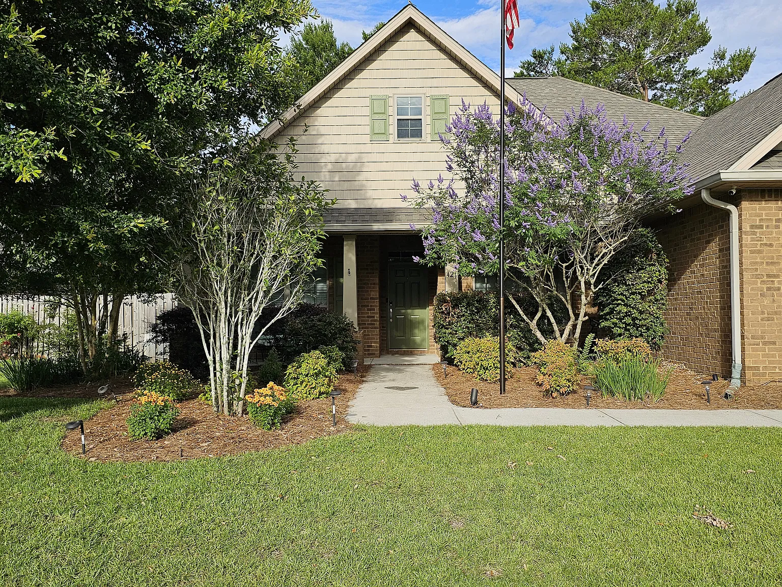 3 bed, 2315 sqft, $2,950 — Photo 4