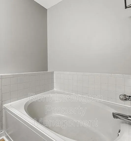 4589 Fieldmoor Dr — Photo 24