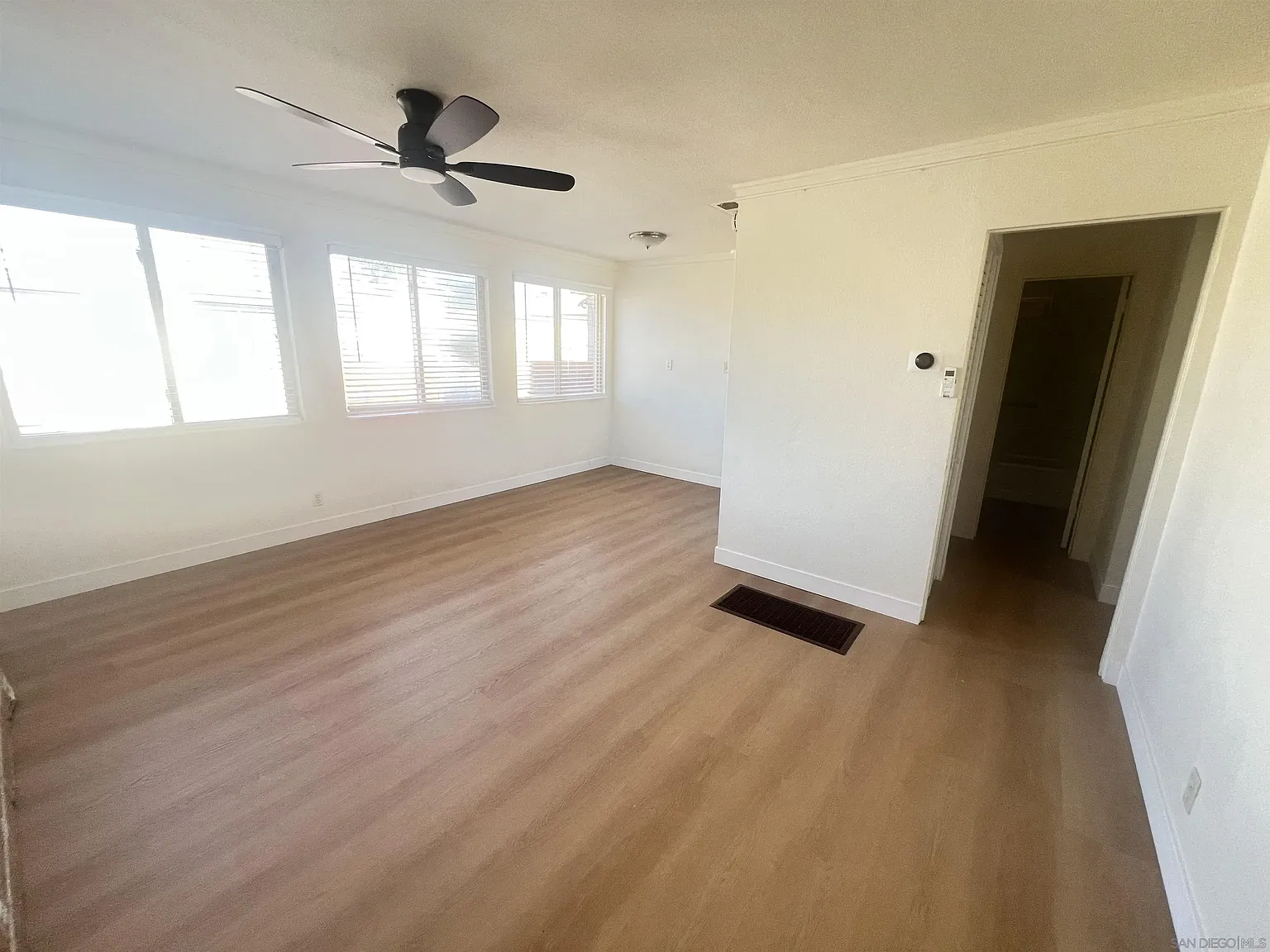 2 bed, 2.0 bath, 800 sqft, $3,200 — Photo 2