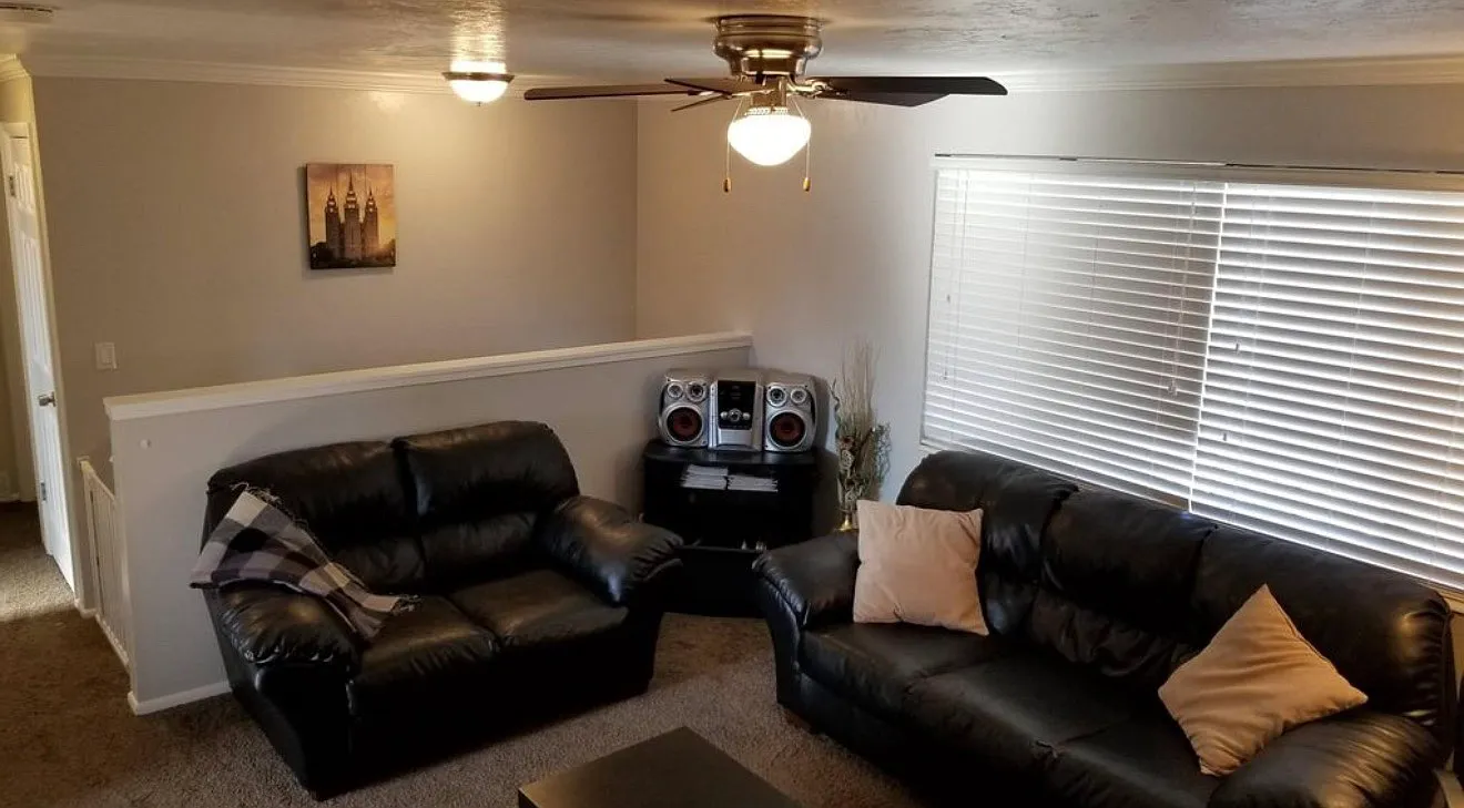 2 bed, 850 sqft, $1,600 — Photo 4