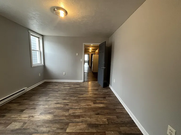 51 S Queen St #1 — Photo 14