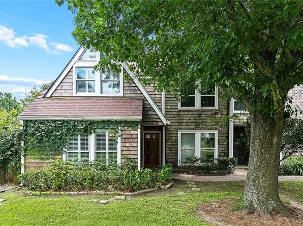 2 Spinnaker Ln, New Orleans, LA 70124