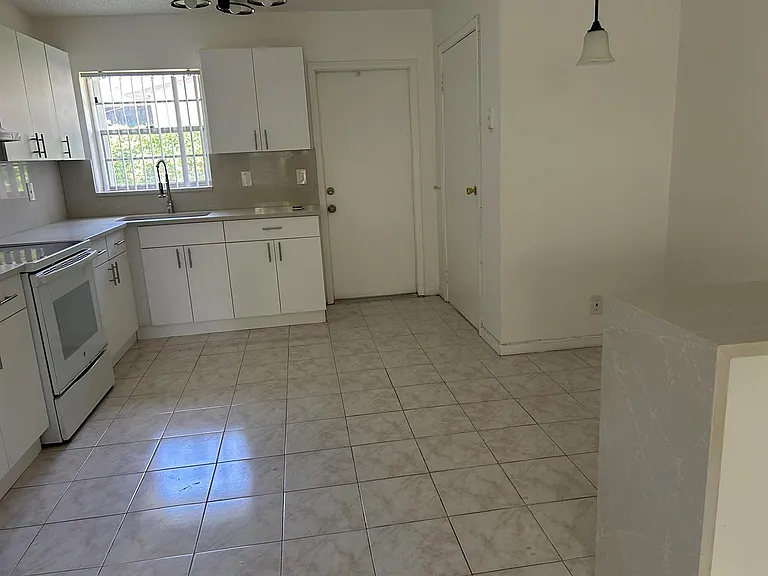 6140 SW 41st Ct — Photo 17