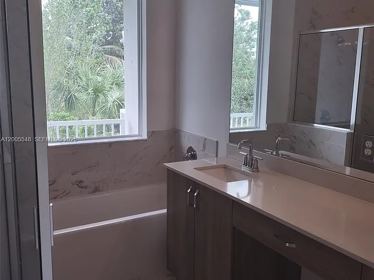 640 Pioneer Way #640 — Photo 22