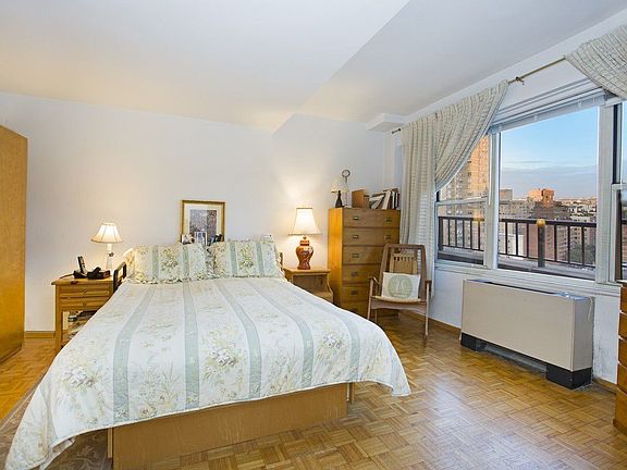 5th image of 1634 1st Ave #21B