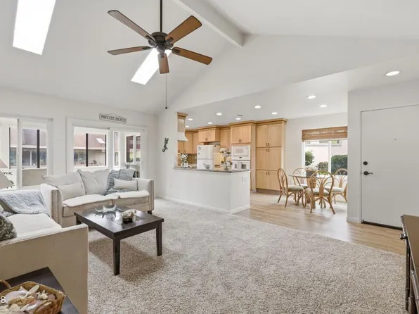 42110 Village 42, Camarillo, CA 93012
