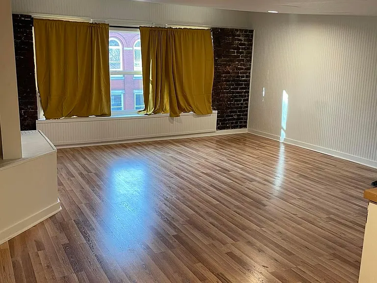 119 W Main St #L — Photo 2