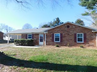 225 Kingstree Dr, King, NC 27021