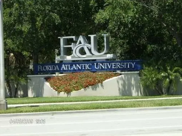 265 SW 7th St, Boca Raton, FL
