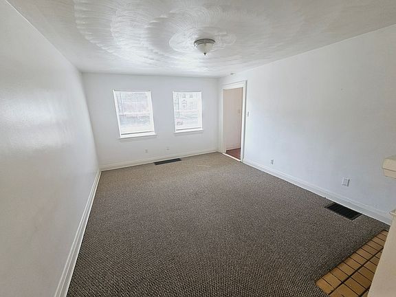3rd image of 408-410 W 6th St #408