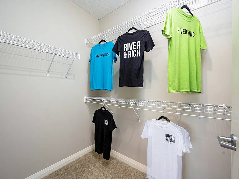 River & Rich — Photo 22