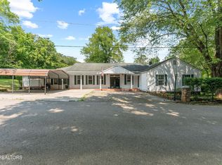 702 Meadowview Dr, Harriman, TN 37748