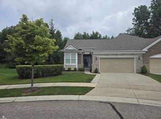 49728 Lakewood St, Macomb, MI 48042