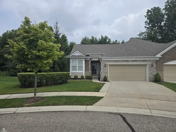 49728 Lakewood St, Macomb, MI 48042