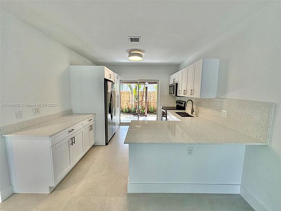 5th image of 12125 NE 7th Ave #2