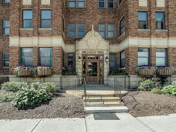 2nd image of 807 W 48th St APT 602