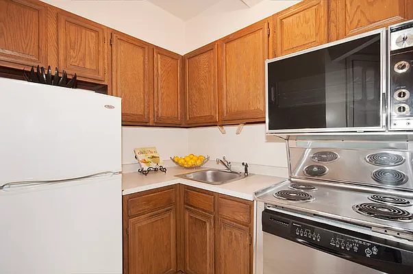 Sold by Ann Weintraub, Ltd. | media 23