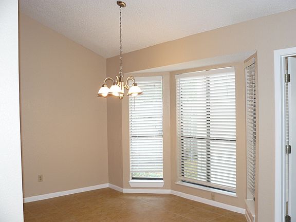 5th image of 16406 Knottingham Dr