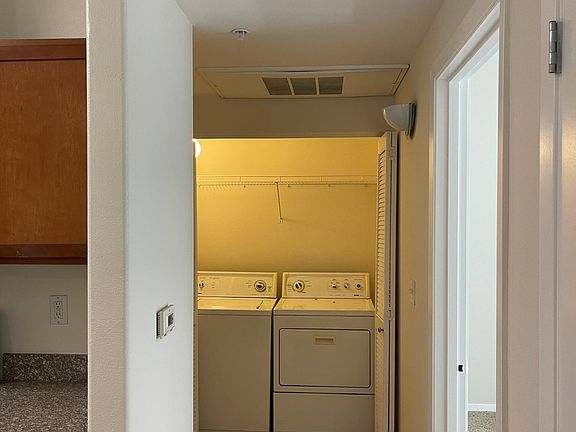 4th image of 4200 E Commerce Way Unit 424