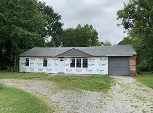 17 Maple Grove Dr, Pittsfield, MA 01201