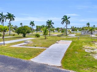 26 Cottonwood Dr, Fort Myers, FL 33908