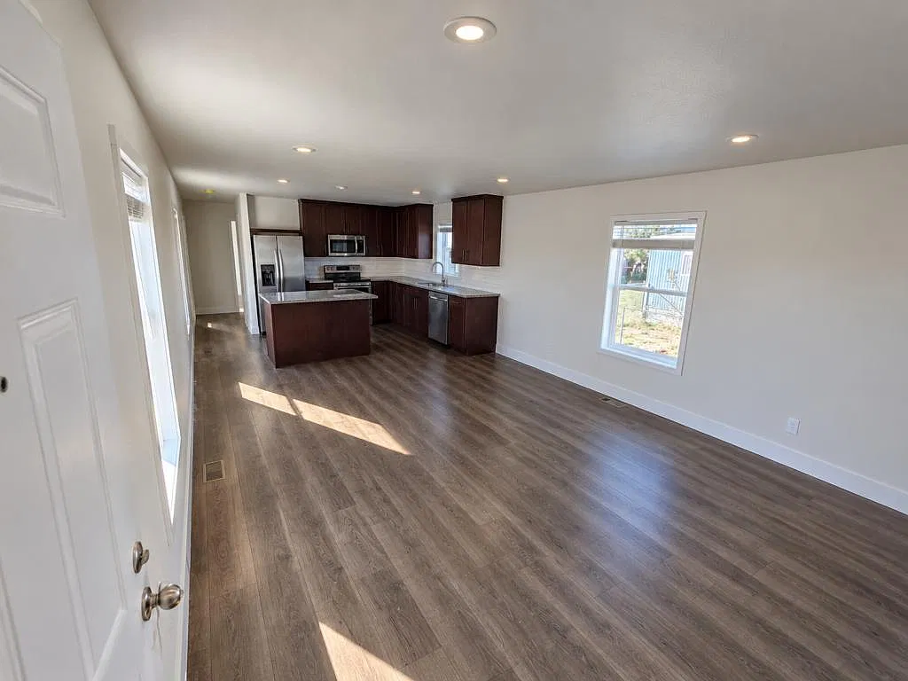 3529 Placer Dr — Photo 2