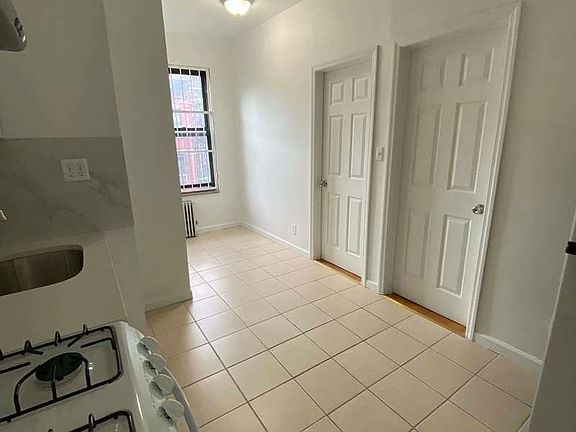 4th image of 80 Madison St APT 21