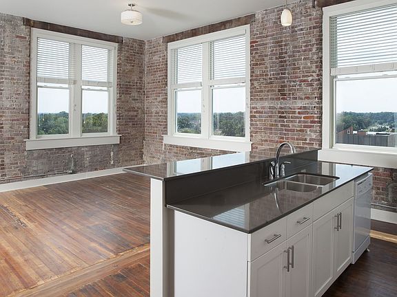 Loft 505C | Kitchen + Living Room