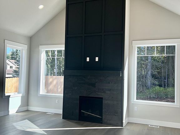 5th image of 9081 Chapelle Cir