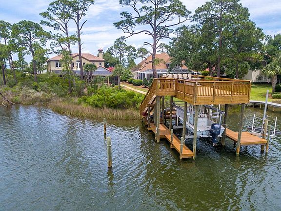 Huge deck on top with amazing views