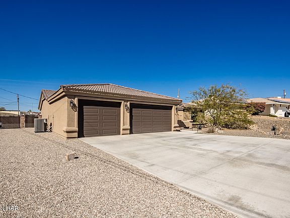 2nd image of 3841 Sweetgrass Dr